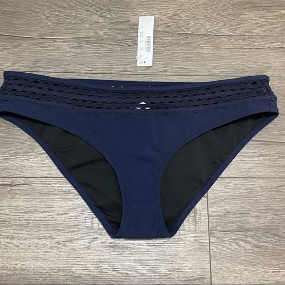 J. Crew Lowrider piqué bikini bottom with rickrack inset Navy Blue Sz M NWT. - Picture 1 of 7